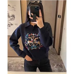 Женская толстовка с воротником поло и вышитым принтом