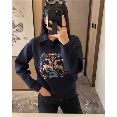 Женская толстовка с воротником поло и вышитым принтом