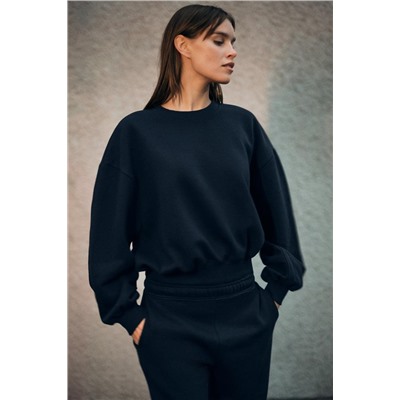 BASIC PLUSH SWEATSHIRT