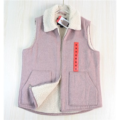 Женский утепленный жилет из искусственной овечьей шерсти.