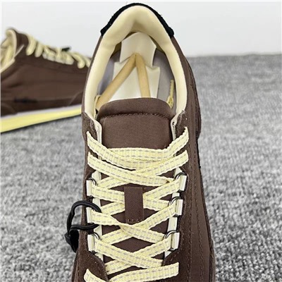 Женские замшевые кроссовки  ЗАР*А