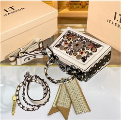 Женская сумка-коробка