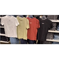 Футболка мужская CALVIN KLEI*N   шикарная! и качество и модель)