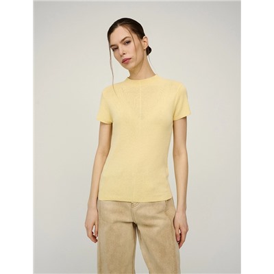 Желтый джемпер вязаный с воротником стойкой