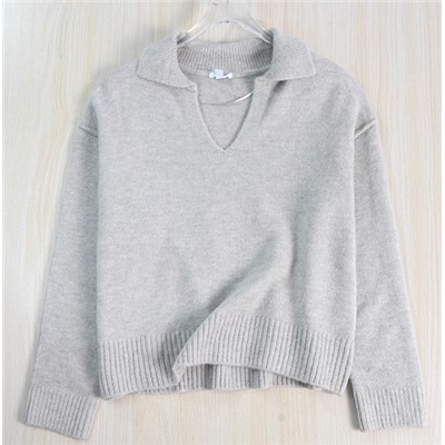 Женский вязаный свитер