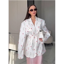 Симпатичный весенний пиджак