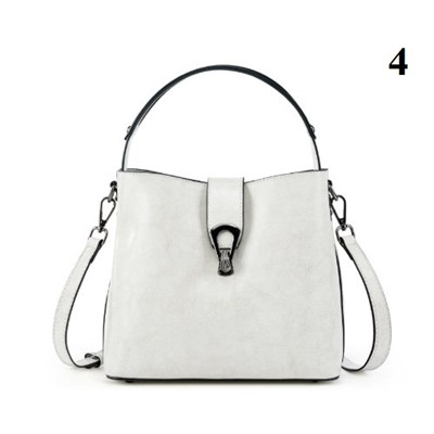 Сумка хорошего качества, в живую лучше смотрится чем на фото.