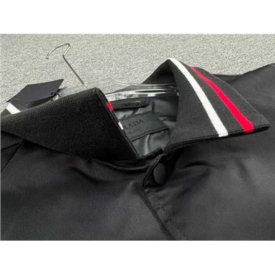 Мужская куртка  ПРАД*А