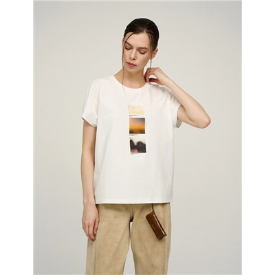 Белая футболка «Абстракция»