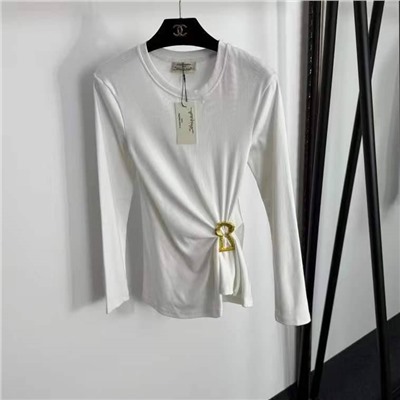 Женский лонгслив Schiaparell*i с защипами на талии и металлической брошью