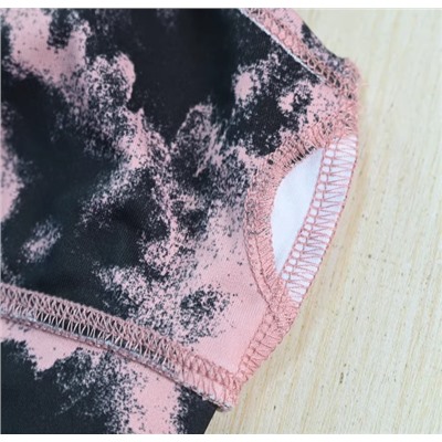 Женский спортивный топ