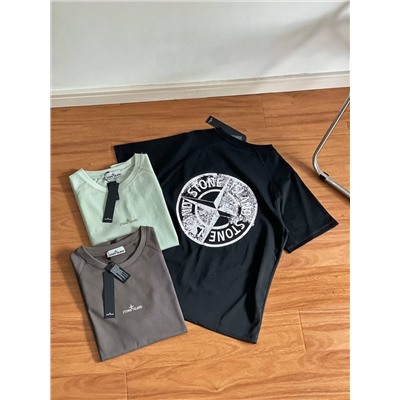 Футболка с принтом на спине