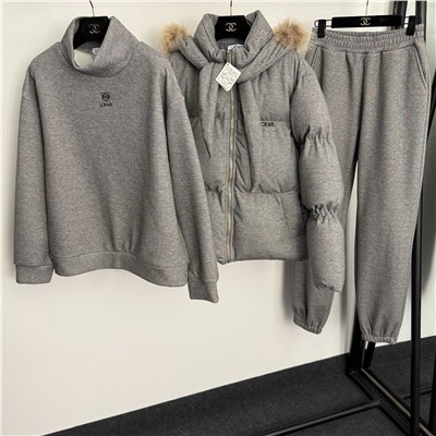 Новый теплый костюм-тройка с теплой курткой со съемным капюшоном с мехом  LOEW*E