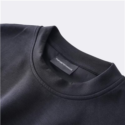 Мужской свитшот с небольшой вышивкой на груди логотипа бренда ЭМПОРИО АРМАН*И