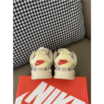 Детские кроссовки