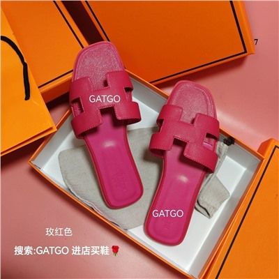 Летние сандали на плоской подошве