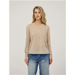 Бежевый джемпер с вышивкой