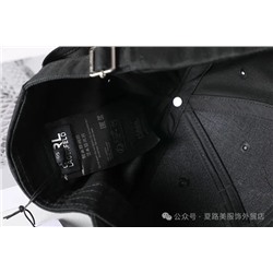 Бейсболка унисекс с обемной аппликацией Kar*l Lagerfel*d