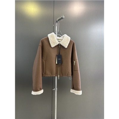 Fendi 2024 AW цельная импортная короткая куртка из немецкого меха с крокодиловым узором Оборудование и детали отлиты по индивидуальному заказу.