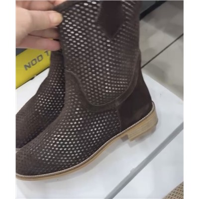 Готовые серии Натуральная замша Перфорация Без подклада В размер Без молнии Легко обуваются  Подъём хороший