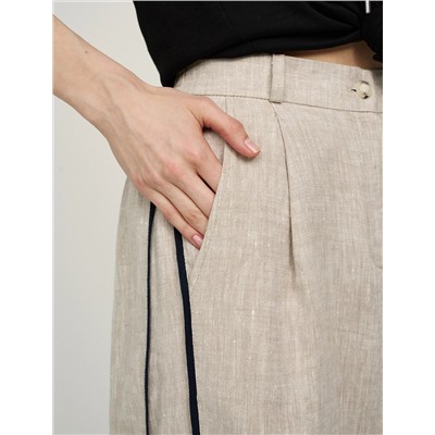 Бежевые брюки изо льна с кантами