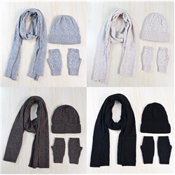 Комплект из трех предметов. Зимний теплый вязаный шарф, шапка и перчатки без пальцев