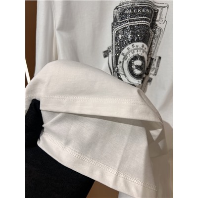 Футболки WEEKEND MAX MARA 26-style LOVE letter 1983. Эта серия — точная копия оригинального дизайна, с очень аккуратной строчкой и этикеткой, изготовленной на заказ. Изготовлены из комфортной и приятной для кожи ткани из чистого хлопка.