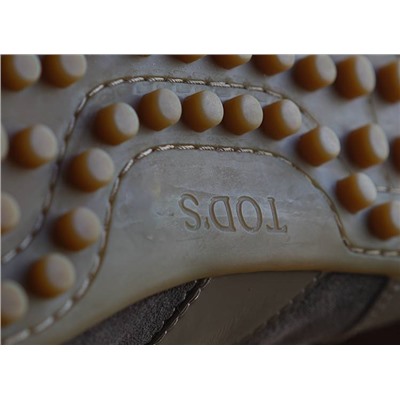 Женские кроссовки  из матовой и лакированной кожи