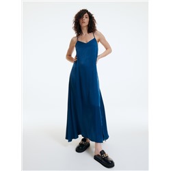 Kleid mit hohem Viskoseanteil