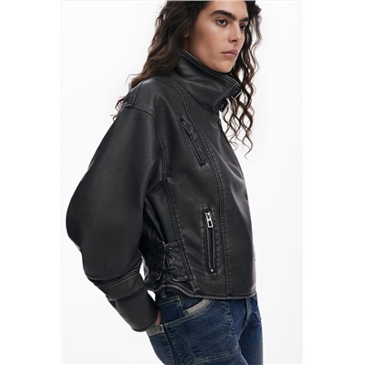 Biker efecto piel oversize