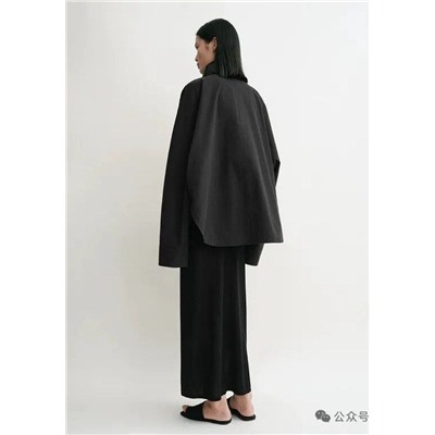 Женская куртка ветровка  TOTEM*E