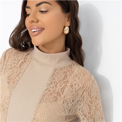 Футболка с кружевом, Фирменное приветствие (капучино)