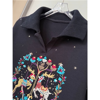 Женская толстовка с воротником поло и вышитым принтом