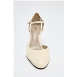 HEELED SHOES WITH STRAP