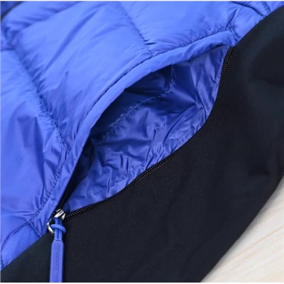 Легкий пуховый жилет средней длины из белого утиного пуха (90%) с капюшоном