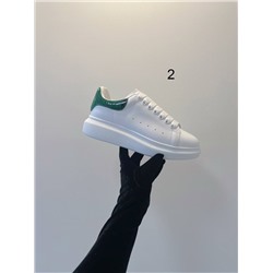 Кроссовки  Со змеиным принтом на заднике