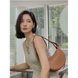 Женская сумочка в форме полумесяца