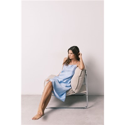 Camisón midi tirantes satén azul