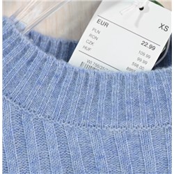 Свитер с нишевым дизайном