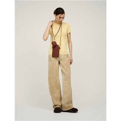 Желтый джемпер вязаный с воротником стойкой