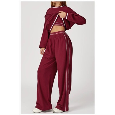 Легкий женский спортивный костюм