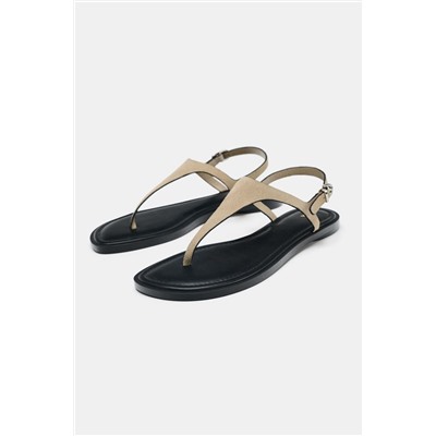 LEATHER BUCKLE-STRAP SANDALS