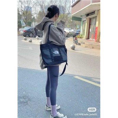 Большая вместительная сумка-тоут  The Nort*h Fac*e   Модель унисекс