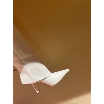 GIA shoes   Полная упаковка  Топ качество Самая высокая версия GIA BORGHINI - НИШЕВЫЙ БРЕНД ИЗ ИТАЛИИ Чрезвычайно дорогой кожаный материал, высокое качество изготовления 4 цвета, доступные в соответствии с  официальным сайте Верх: импортная телячья кожа первого слоя Внутренняя сторона: экологически чистая кожа, строго импорт  Подошва: натуральная кожа Вверху диаметром 10,5 см Высота сапога: около 40 см Упаковка: Полный комплект оригинальной упаковки (GIA) Артикул изделия: G2023-2