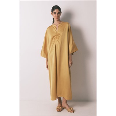Vestido caftán satén mostaza