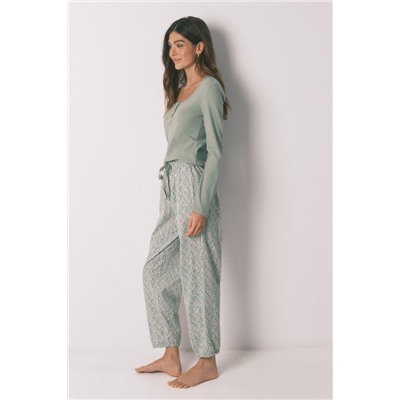 Pijama largo algodón estampado flores verde