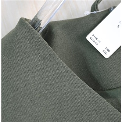 Женский стильный, слегка эластичный жакет, с отворотами на одной пуговице