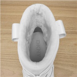 Женские зимние сапоги дутики