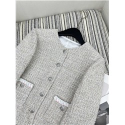 Оригинальное качество Chane*~2024, новый твидовый жакет с круглым вырезом Импортированные материалы YB по индивидуальному заказу, полная оценка за ощущение высокого класса💯 Восстановите внешний вид YB до 1:1, демонстрируя элитную и модную атмосферу