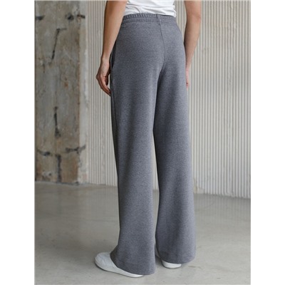 Прямые трикотажные брюки на резинке из футера двухнитки эластичные